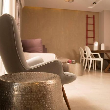 Deluxe Apartment In The Center カラマタ エクステリア 写真